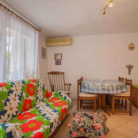 Gorgeous In With Kitchen