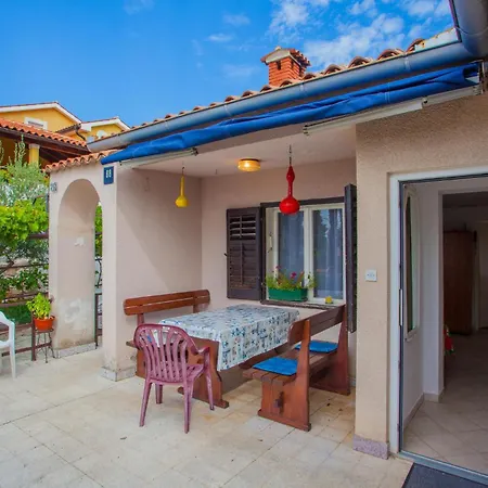 Appartamento Gorgeous In With Kitchen