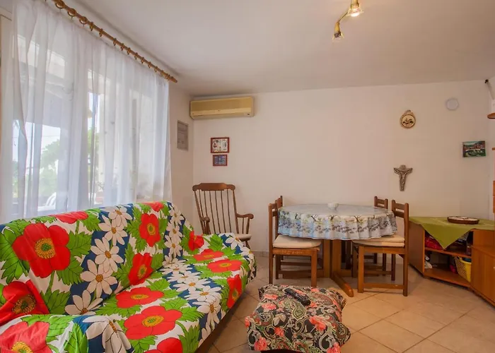 Gorgeous In With Kitchen