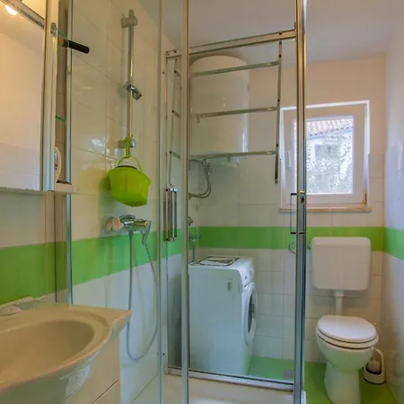 Appartement Gorgeous In With Kitchen